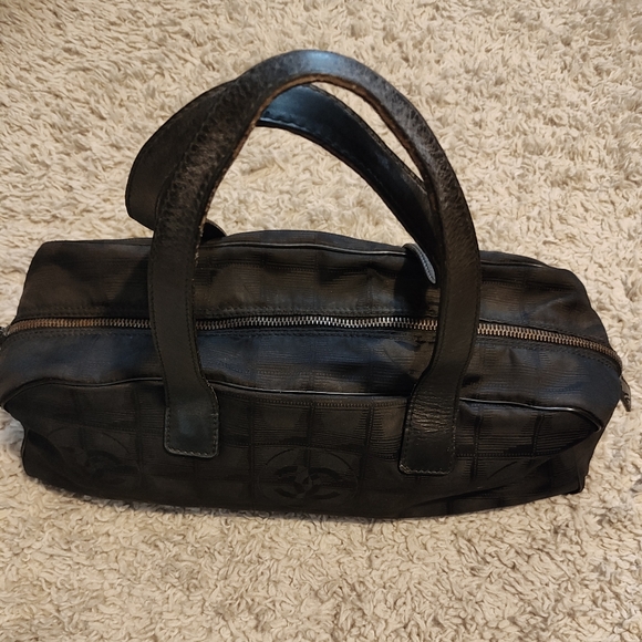 CHANEL Black Textured Nylon Travel Line Tote - Picture 4 of 11